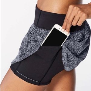 Lululemon Final Lap Skirt Irregular Denim Twill Print Ice Grey Black Size 4